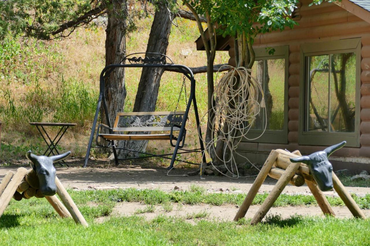Bill Cody Ranch Hotell Eksteriør bilde