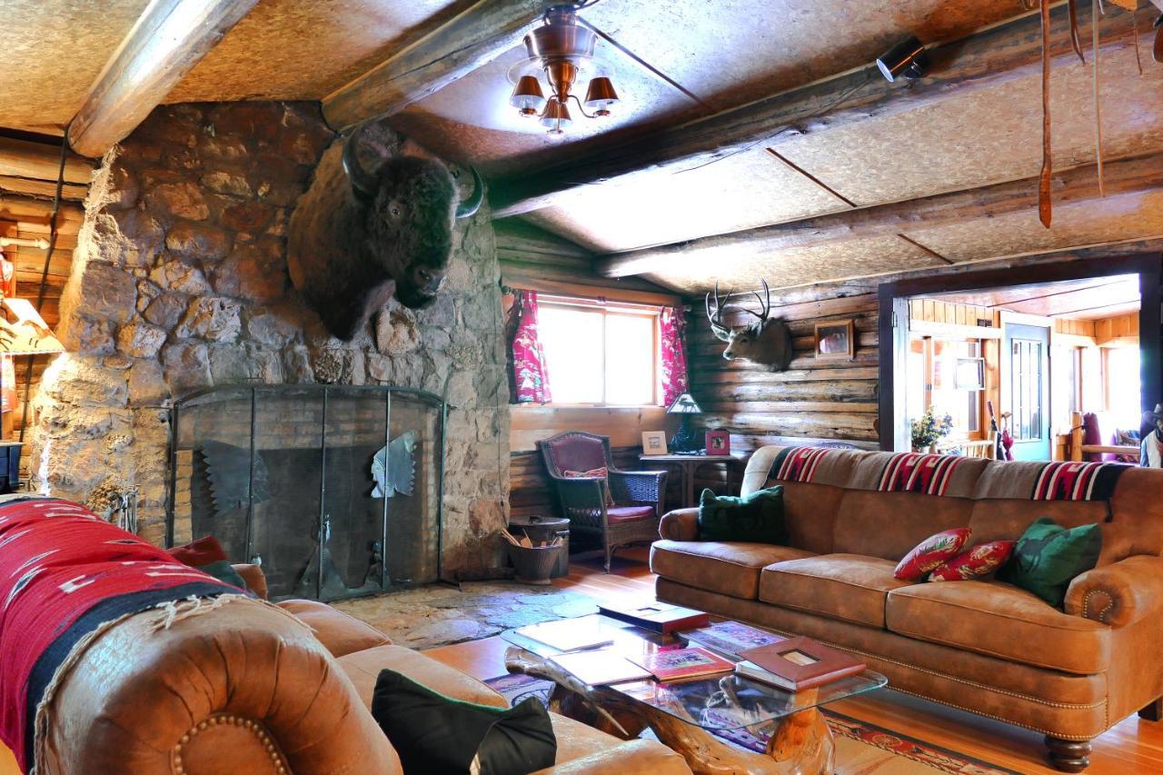 Bill Cody Ranch Hotell Eksteriør bilde